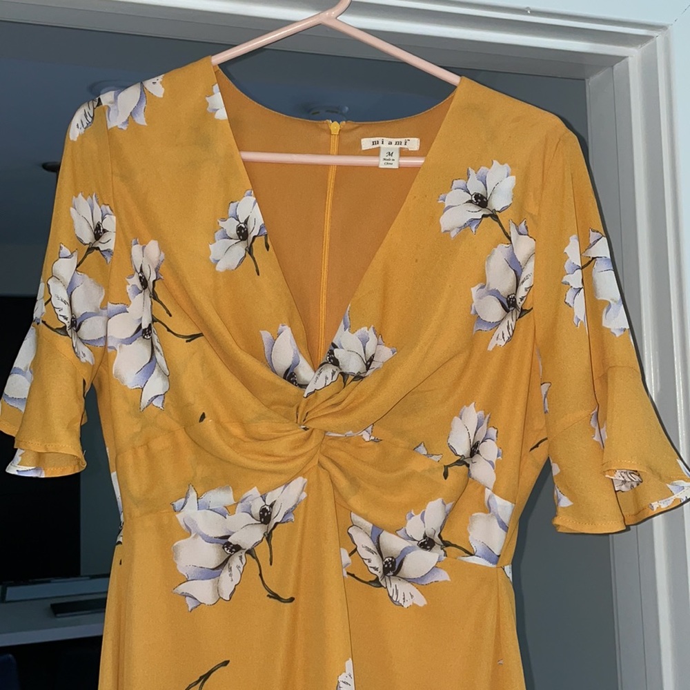 Yellow Dress - Picture 2 of 5
